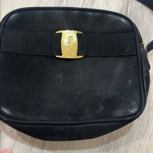 Ferragamo Womens Vara bow black suede cross body bag Elegant Black Crossbody Bag - Picture 3 of 9